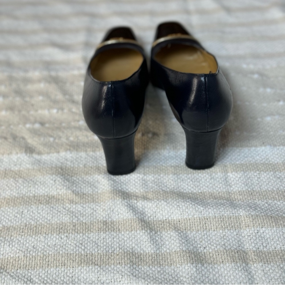 St. John black and gold heels vintage made in Italy size 7AA - Picture 3 of 11
